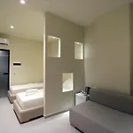 Hotel O & S