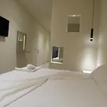 O & S Hotel 3*