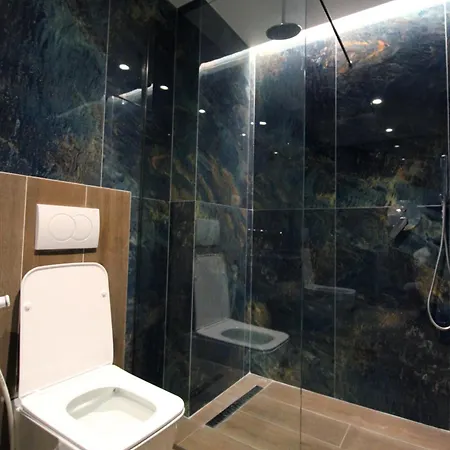 O & S Hotel 3*