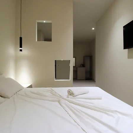 O & S Hotel Ksamil